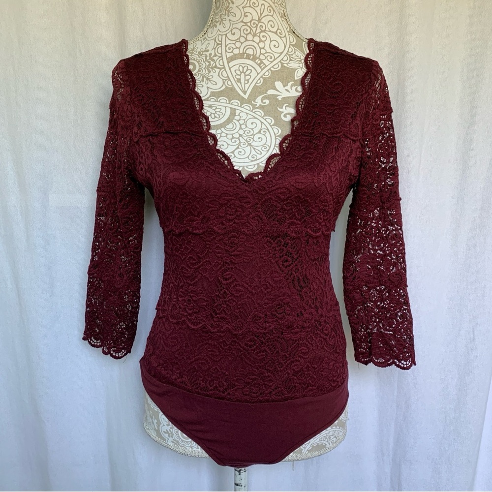 Bebe // burgundy Lace long sleeves Bodysuit size large mar1